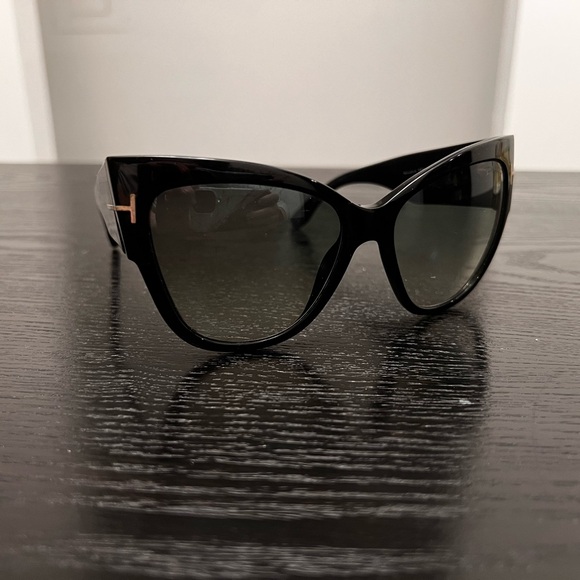 Tom Ford Anoushka Sunglassesses - Picture 3 of 5